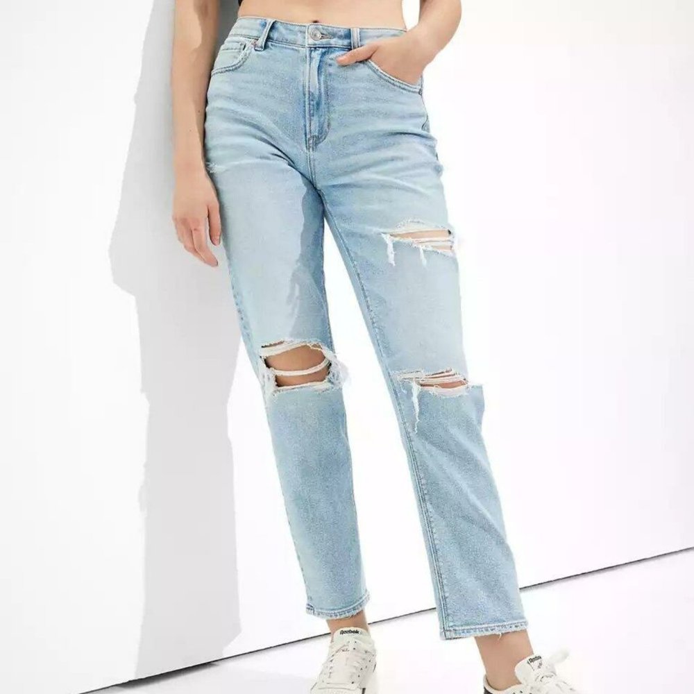 NWOT American Eagle Stretch Ripped Mom Straight Jean, Size 0/25 Long